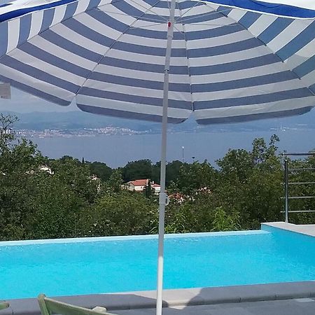Tranquity Studio Apartment Ika Laurana Esterno foto