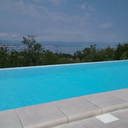 Tranquity Studio Apartment Ika Laurana Esterno foto