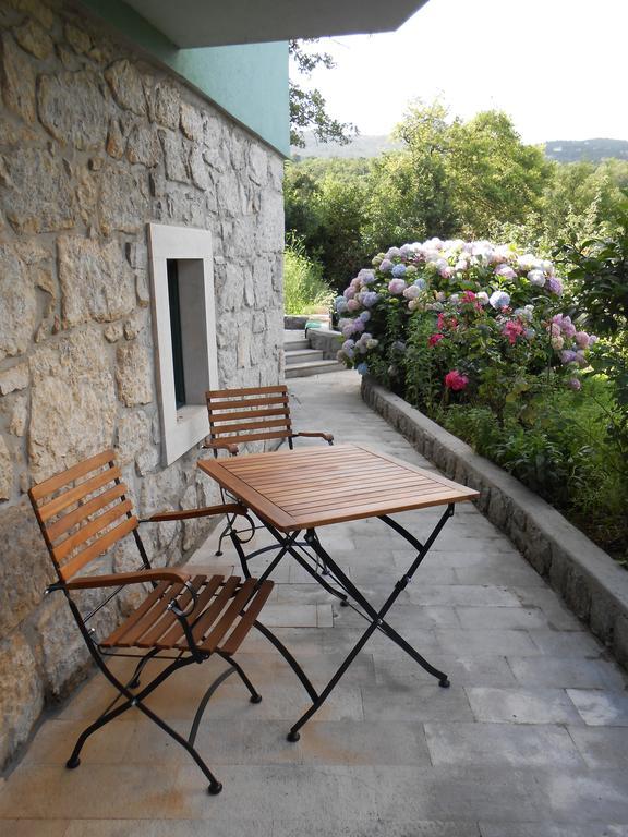 Tranquity Studio Apartment Ika Laurana Esterno foto