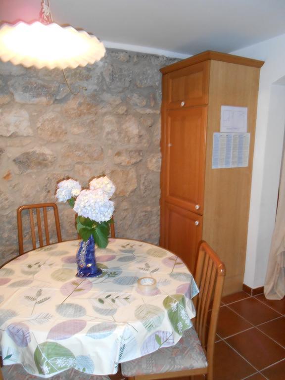 Tranquity Studio Apartment Ika Laurana Esterno foto