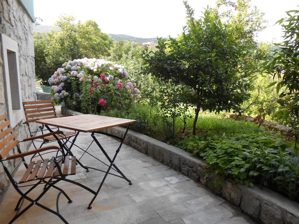 Tranquity Studio Apartment Ika Laurana Esterno foto